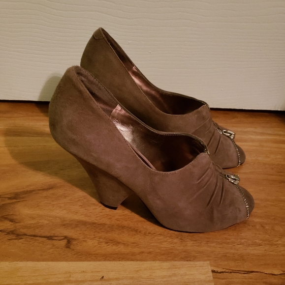 Chinese Laundry Shoes - Nwot Chinese Laundry Suede Peep Toe size 7.5M